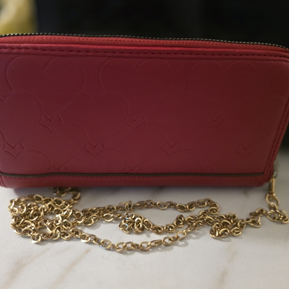 Juicy Couture Pink Clutch with Gold Chain - Picture 2 of 2